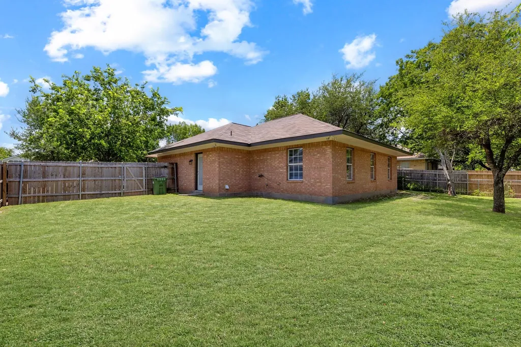837 Eagles Way Leander TX 78641