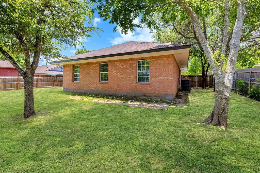 837 Eagles Way Leander TX 78641