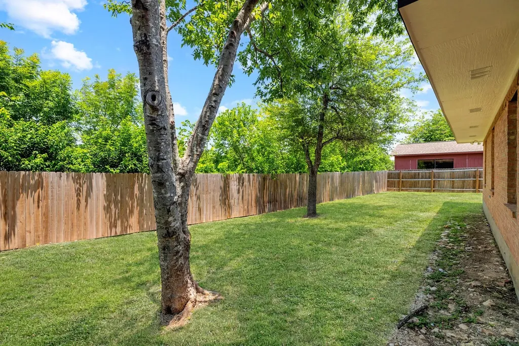 837 Eagles Way Leander TX 78641