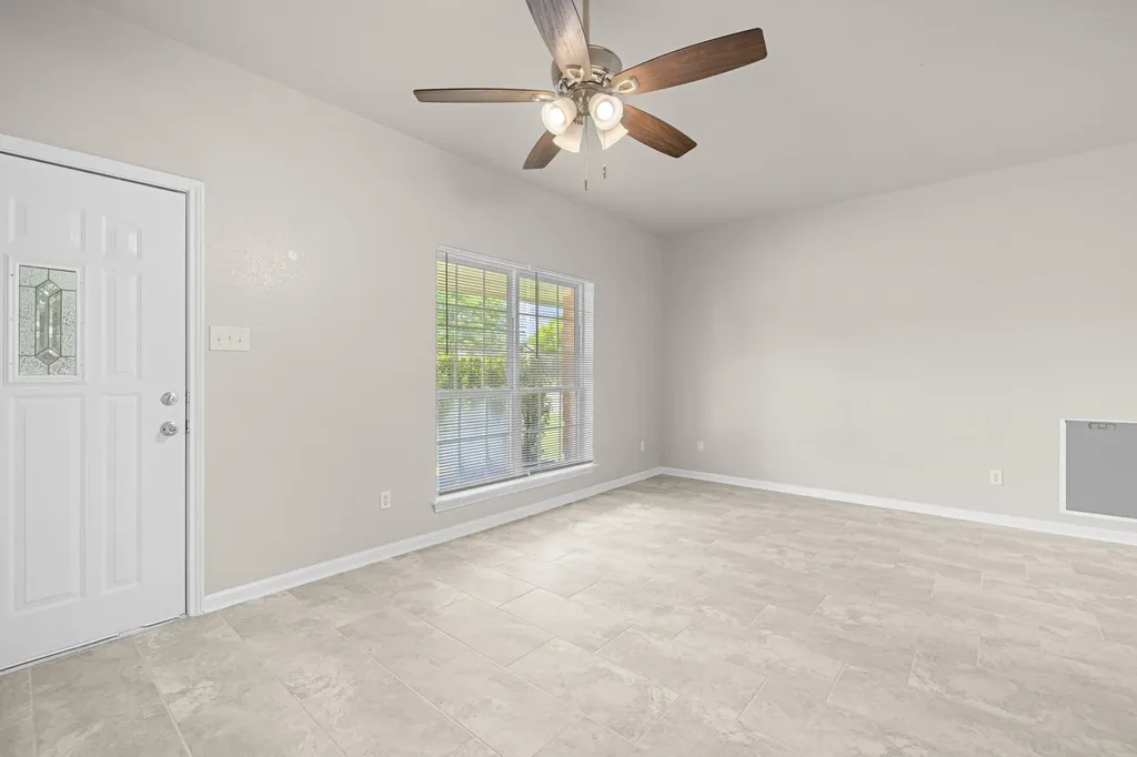 837 Eagles Way Leander TX 78641