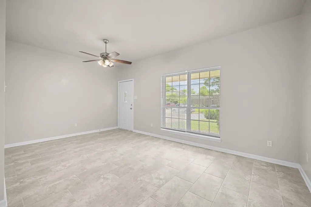 837 Eagles Way Leander TX 78641