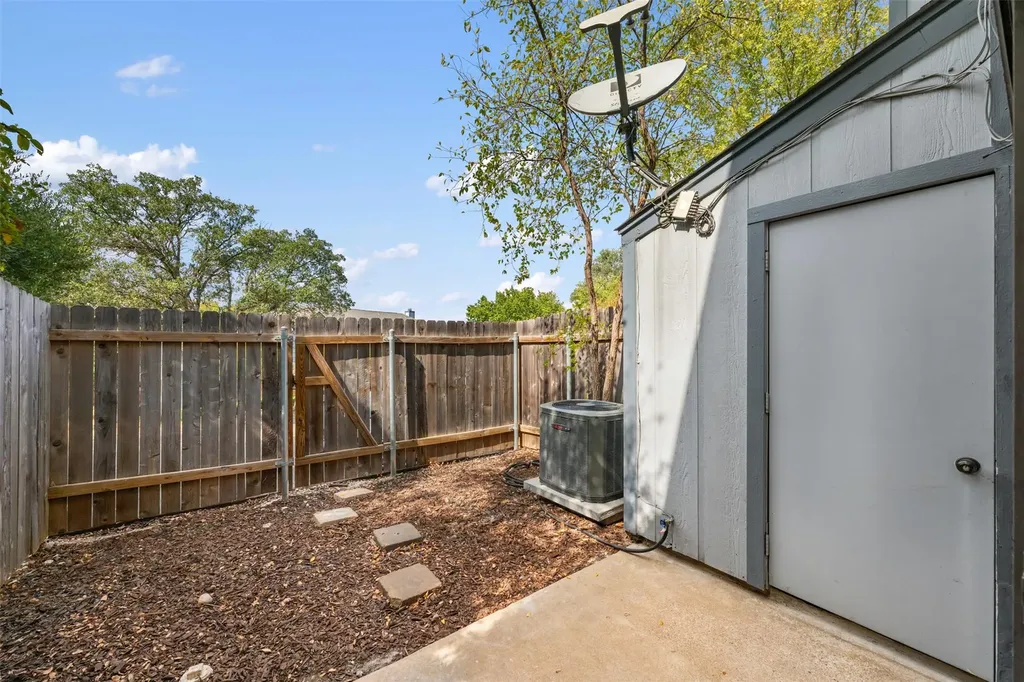 1411 N Gracy Farms Lane N Austin TX 78758