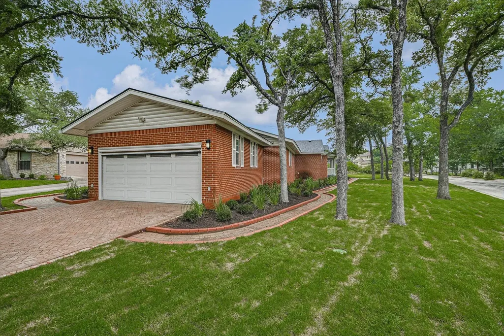 11906 Arch Hill Drive Austin TX 78750