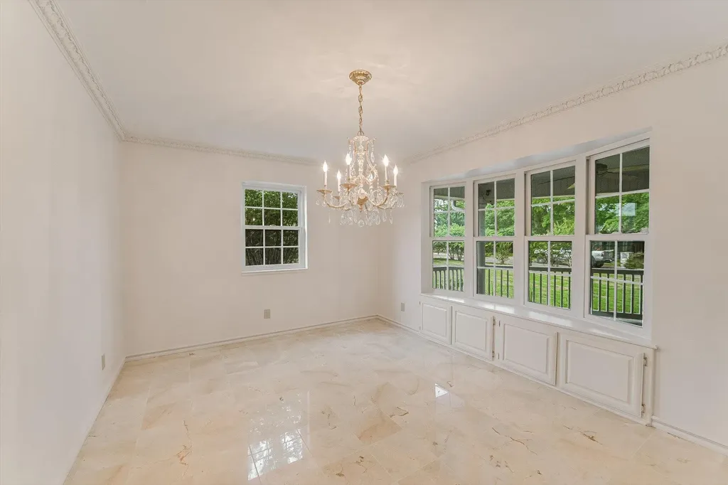 11906 Arch Hill Drive Austin TX 78750