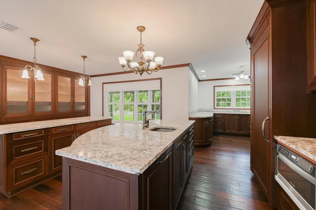 11906 Arch Hill Drive Austin TX 78750