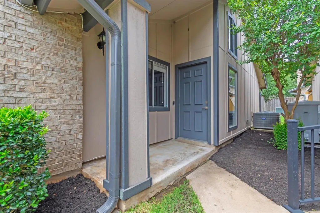 1003 Solano Drive Austin TX 78750
