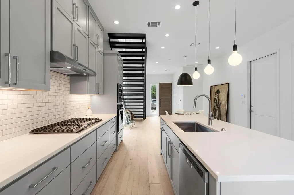 2520 Sutherland Street Austin TX 78746
