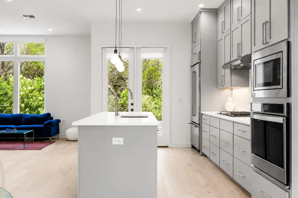 2520 Sutherland Street Austin TX 78746