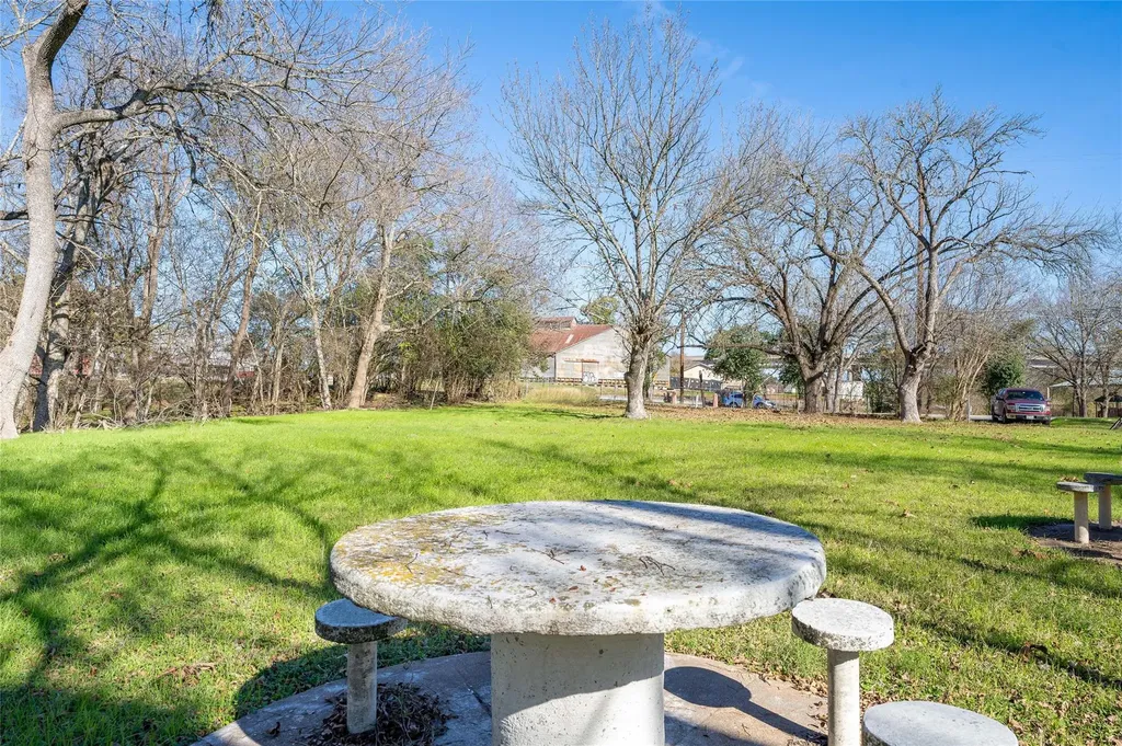 505 N Commerce Street Lockhart TX 78644