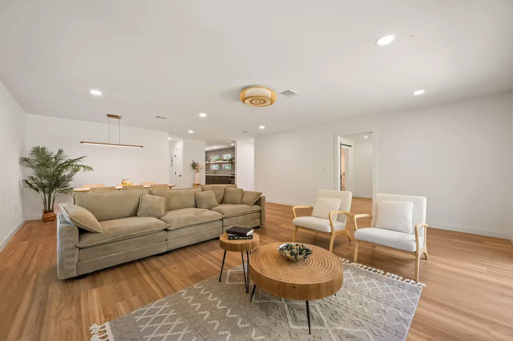 8411 Kimble Cove Austin TX 78757