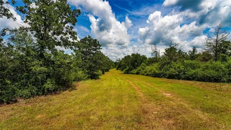 1470 22 Hills Road Gause TX 77857