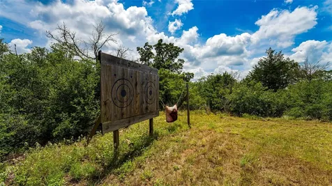 1470 22 Hills Road Gause TX 77857