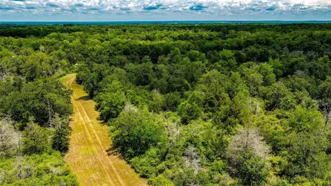 1470 22 Hills Road Gause TX 77857