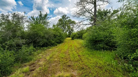 1470 22 Hills Road Gause TX 77857