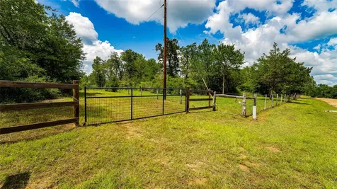 1470 22 Hills Road Gause TX 77857
