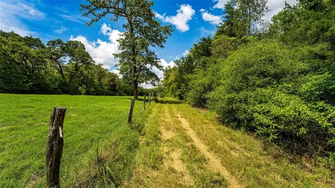 1470 22 Hills Road Gause TX 77857