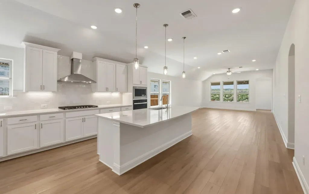 6900 Cliff Rose Drive Spicewood TX 78669