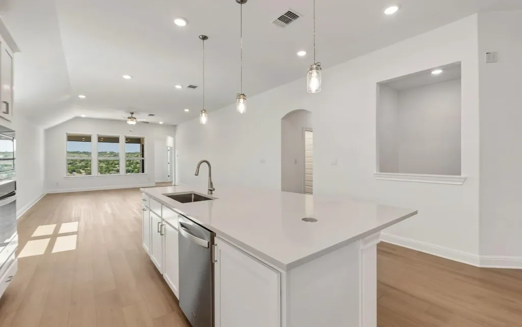 6900 Cliff Rose Drive Spicewood TX 78669