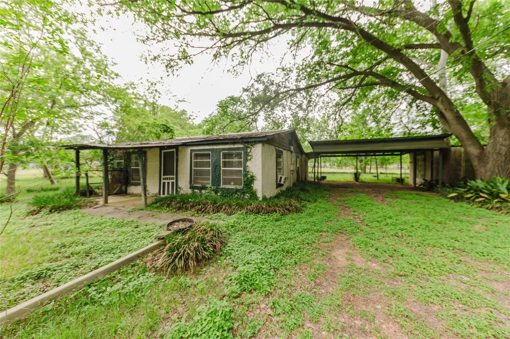 262 Highway 95 S Smithville TX 78957