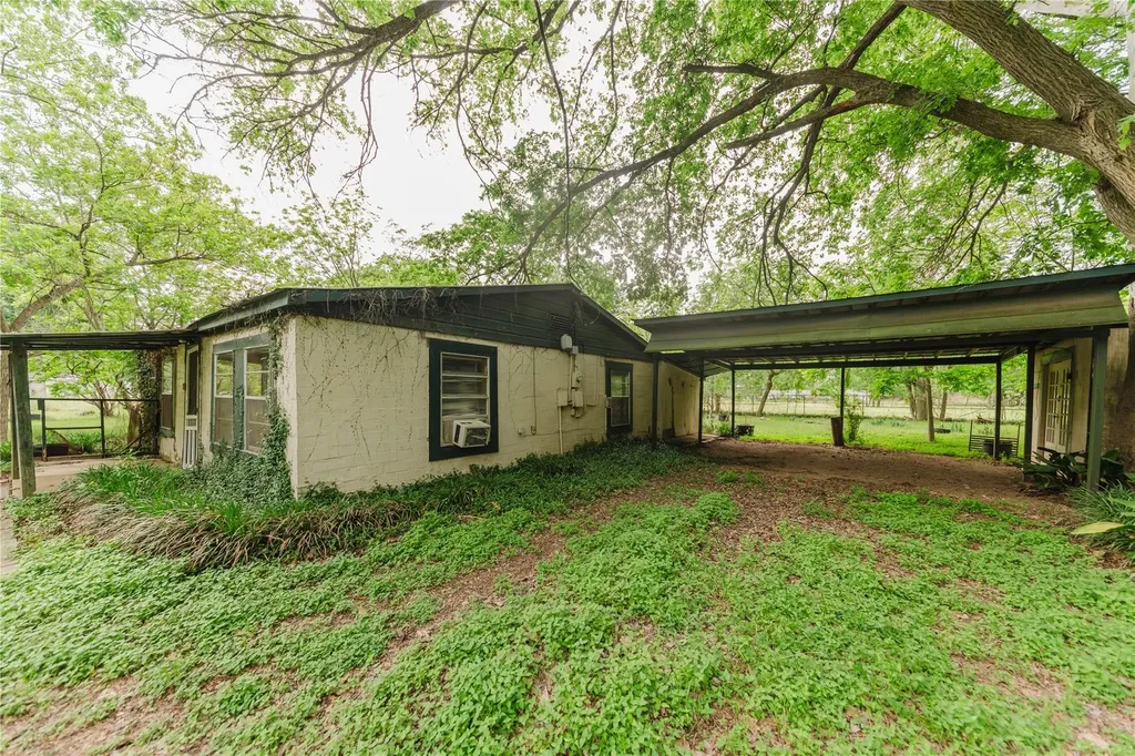 262 Highway 95 S Smithville TX 78957