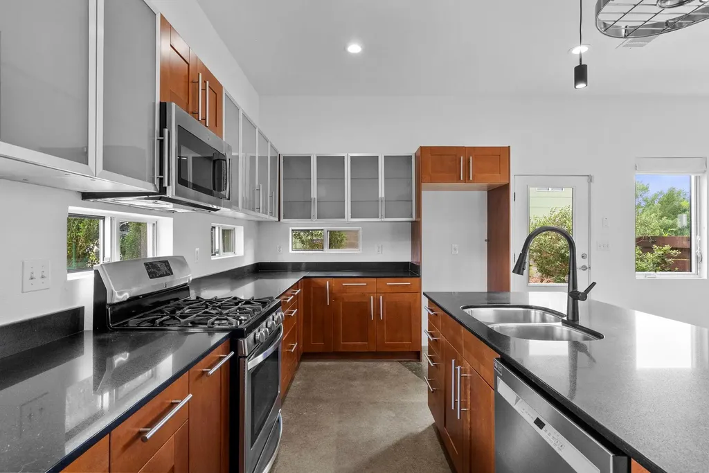 7404 Ava Lane Austin TX 78724