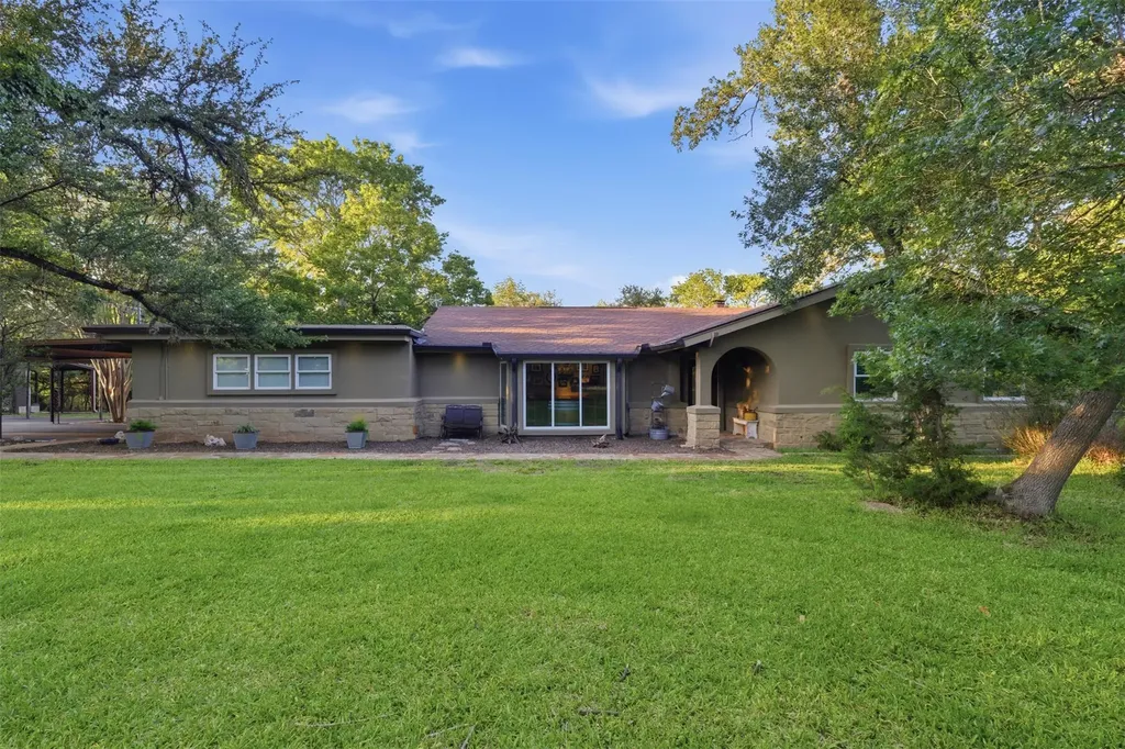 142 Woodland Trail Leander TX 78641