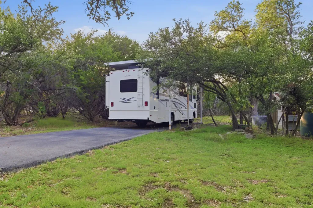 142 Woodland Trail Leander TX 78641