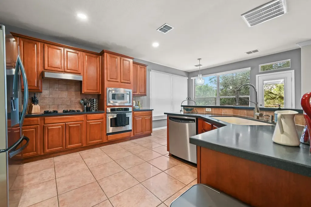 10512 Thoroughbred Drive Austin TX 78748