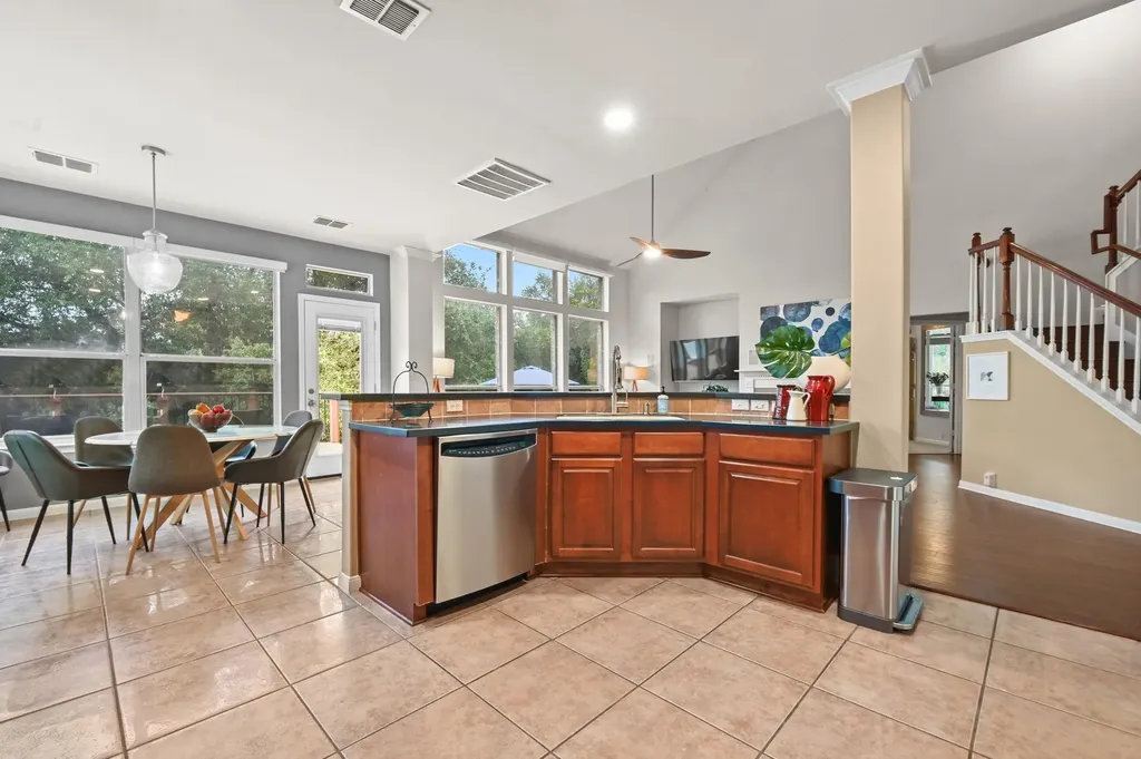 10512 Thoroughbred Drive Austin TX 78748