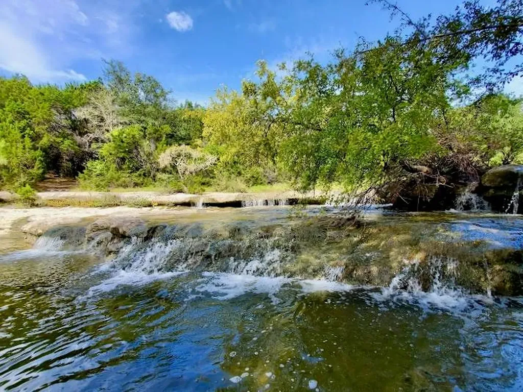 10512 Thoroughbred Drive Austin TX 78748