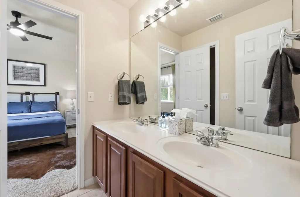 10512 Thoroughbred Drive Austin TX 78748
