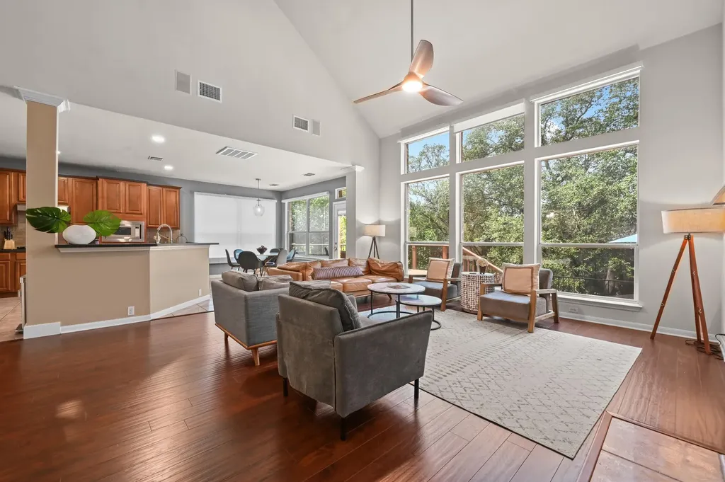 10512 Thoroughbred Drive Austin TX 78748