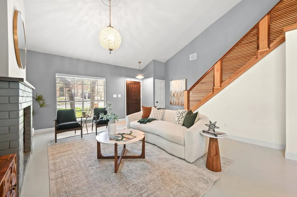 708 Shade Tree Drive Austin TX 78748