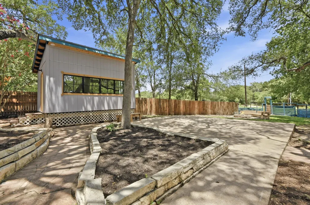 708 Shade Tree Drive Austin TX 78748