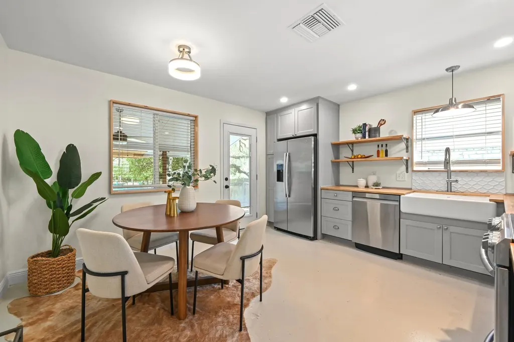 708 Shade Tree Drive Austin TX 78748
