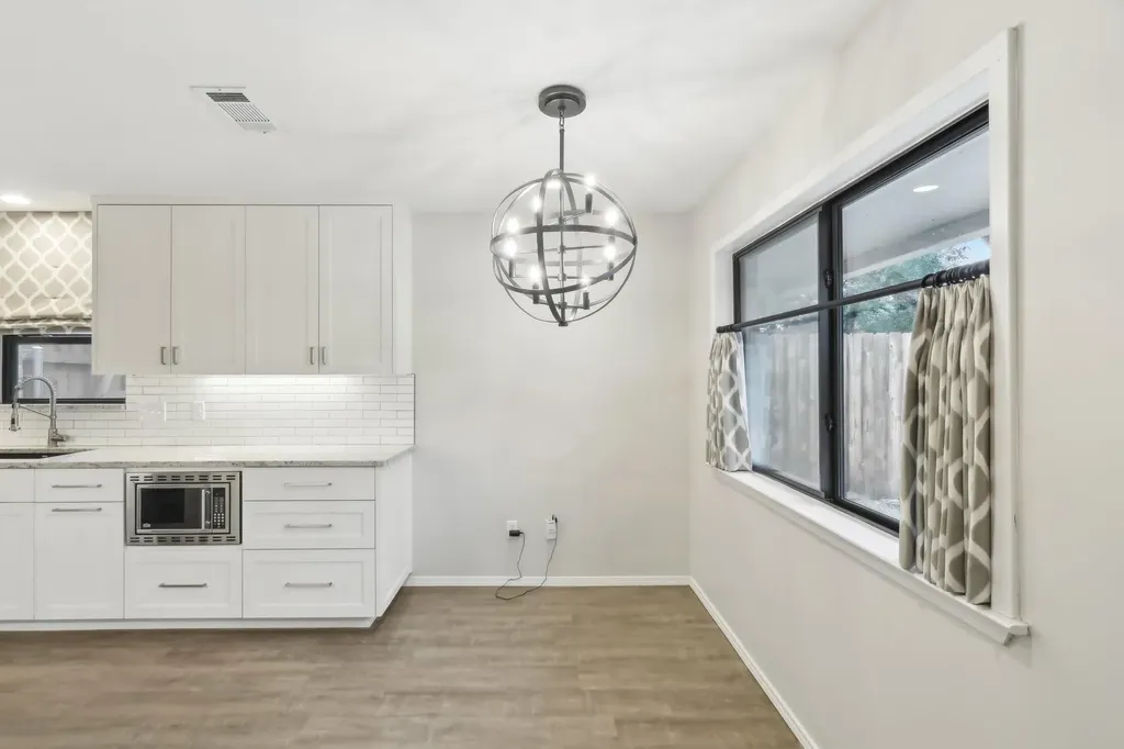 4708 Cap Rock Drive Austin TX 78735