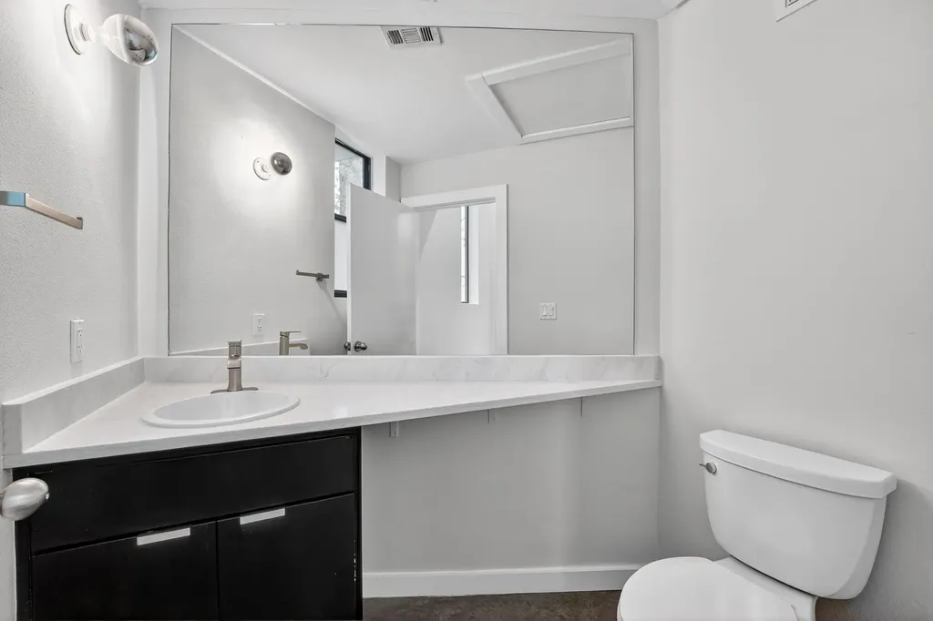 1616 Haskell Street Austin TX 78702