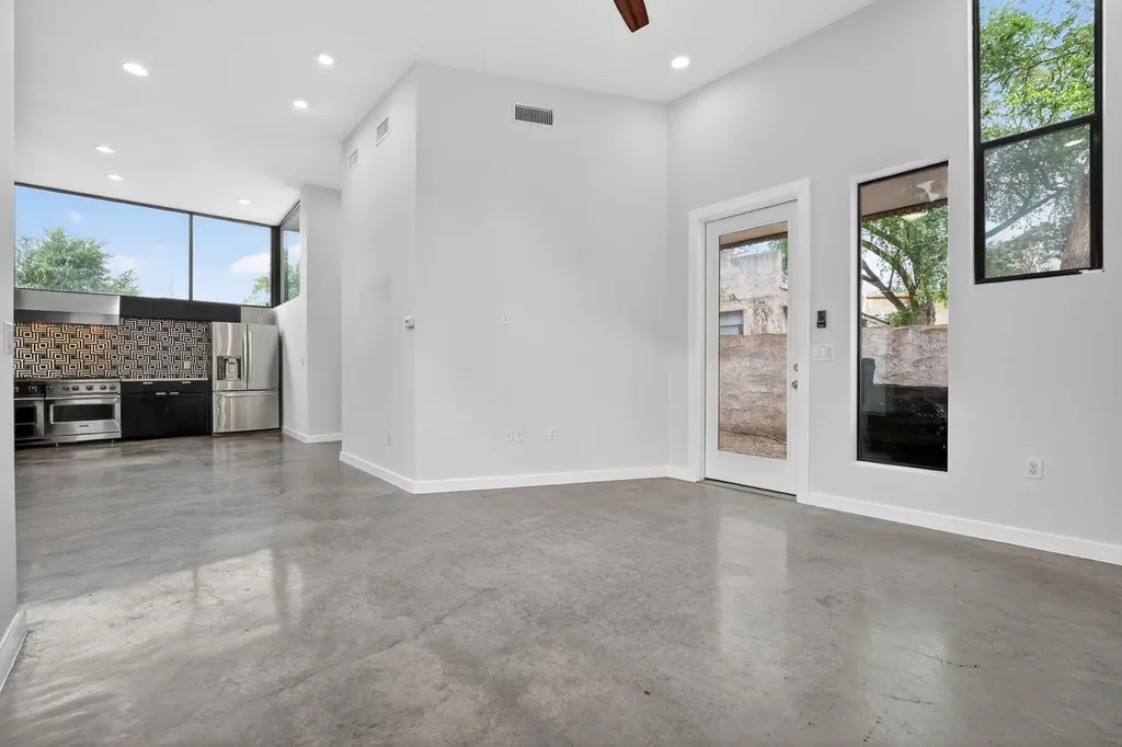 1616 Haskell Street Austin TX 78702