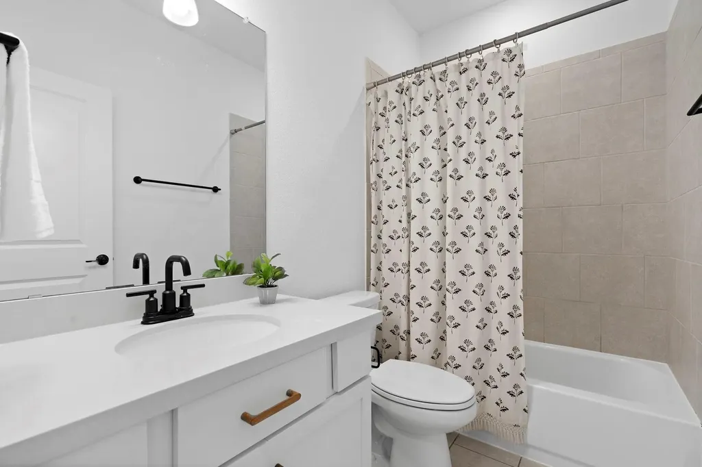 1368 Pink Granite Boulevard Dripping Springs TX 78620