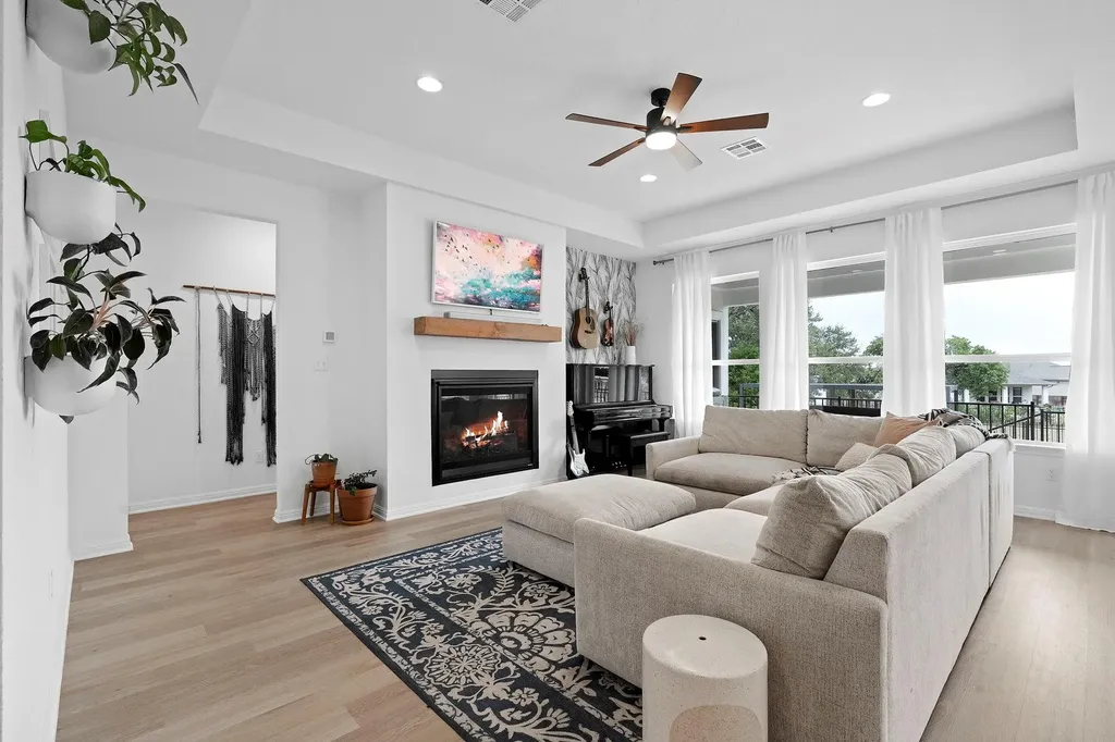 1368 Pink Granite Boulevard Dripping Springs TX 78620