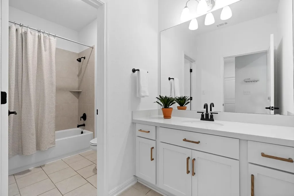 1368 Pink Granite Boulevard Dripping Springs TX 78620