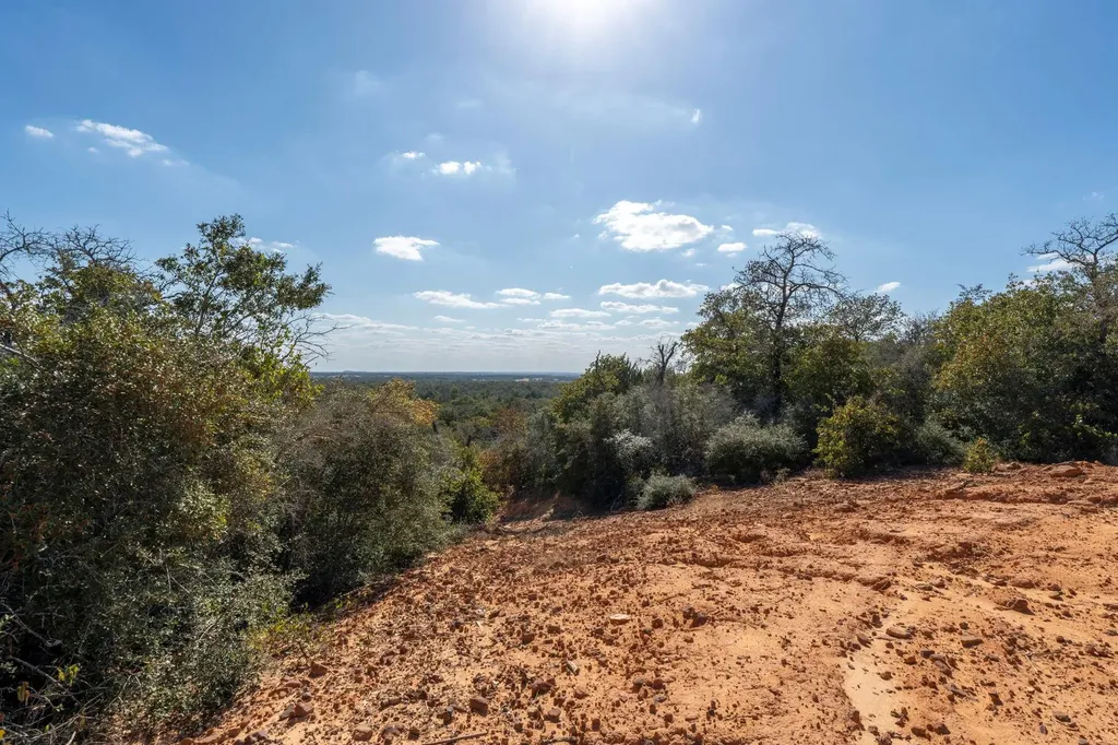 3115 Chuckwagon Road Luling TX 78648