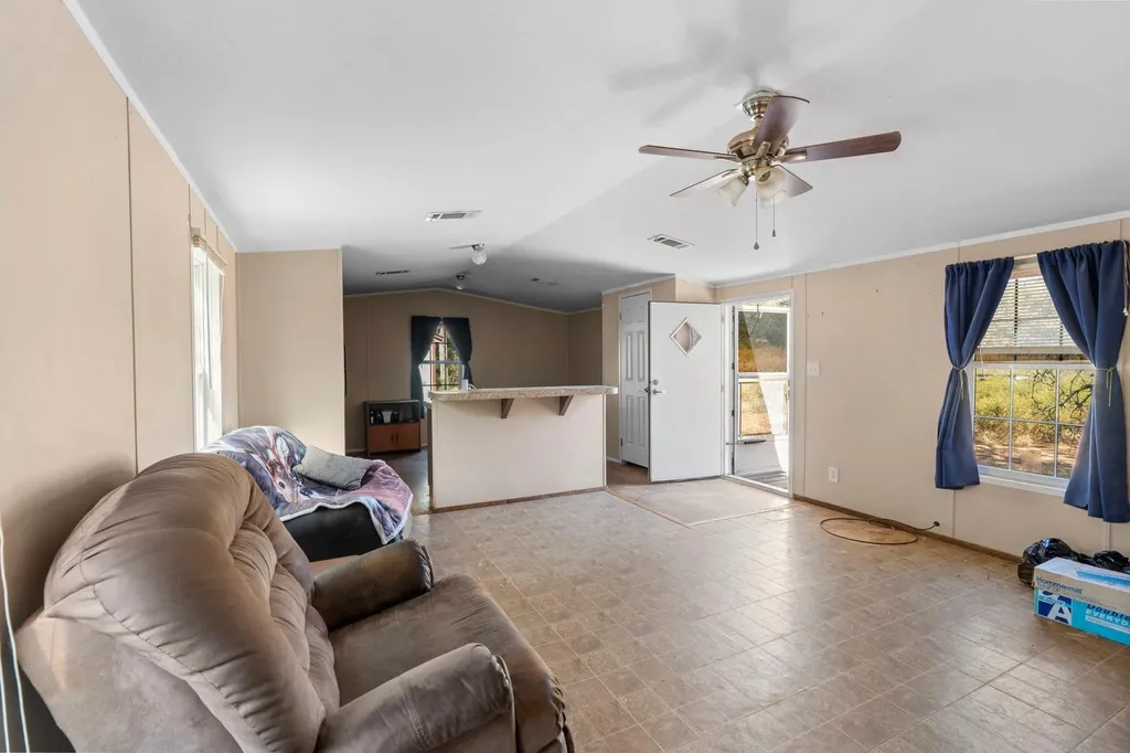 3115 Chuckwagon Road Luling TX 78648