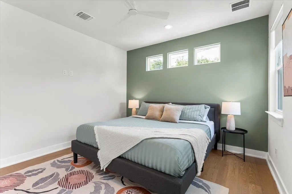 2104 E 2nd Street Austin TX 78702