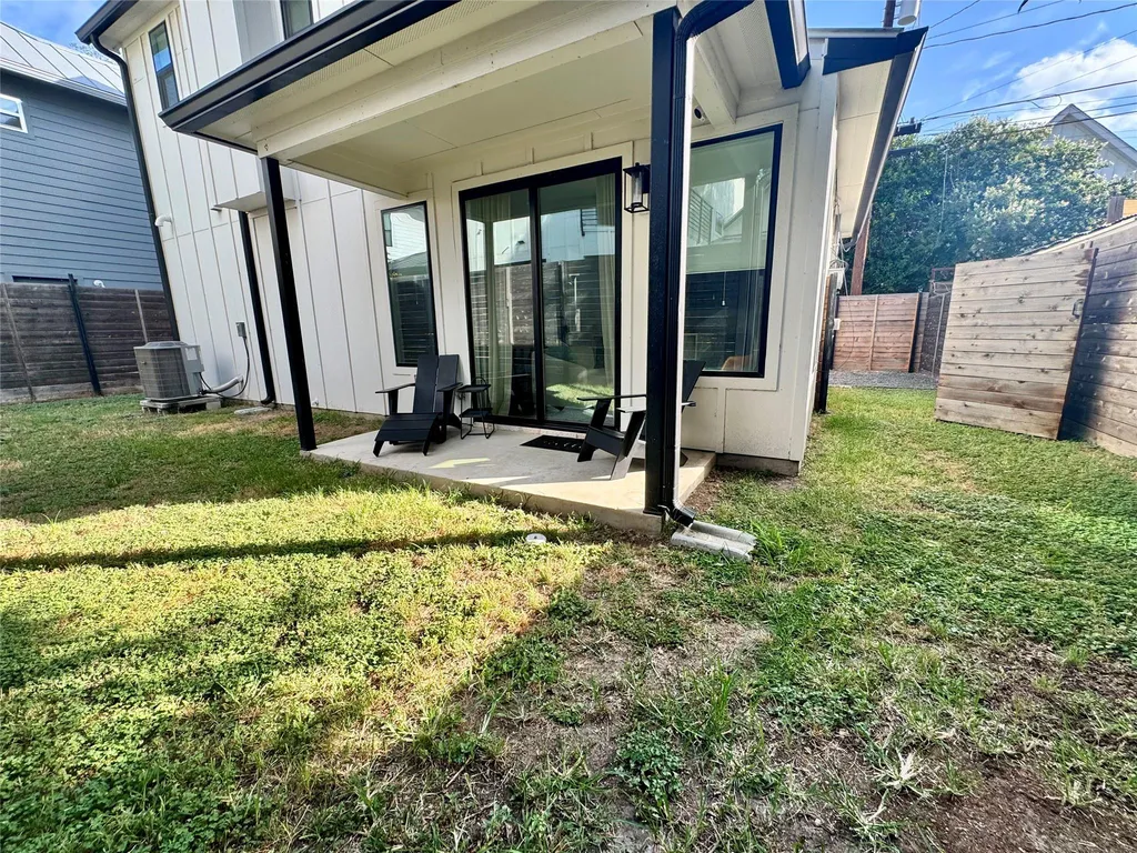 2104 E 2nd Street Austin TX 78702