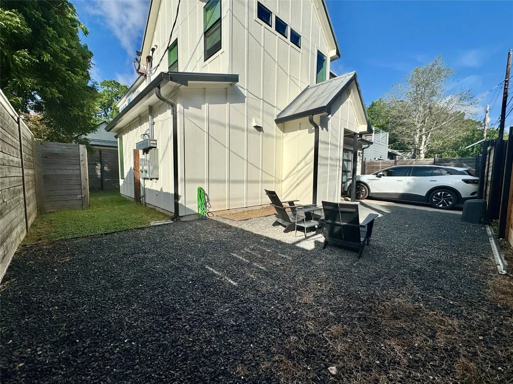 2104 E 2nd Street Austin TX 78702