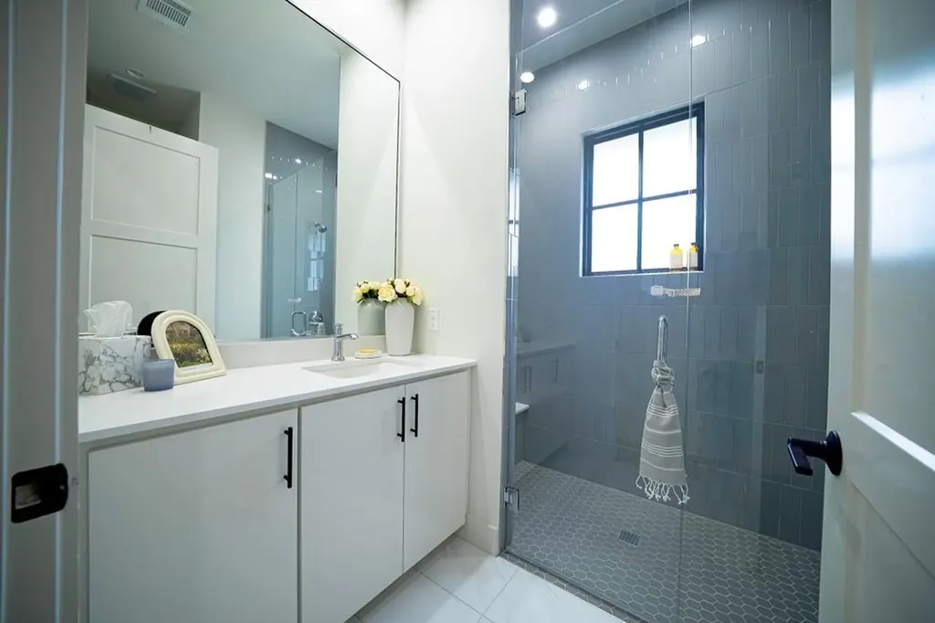 3102 Brinwood Avenue Austin TX 78704