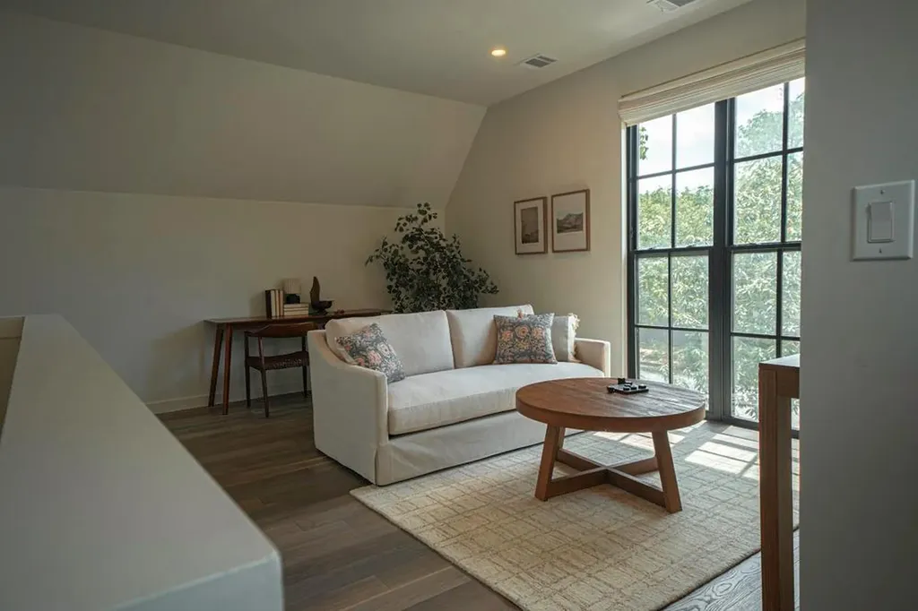 3102 Brinwood Avenue Austin TX 78704