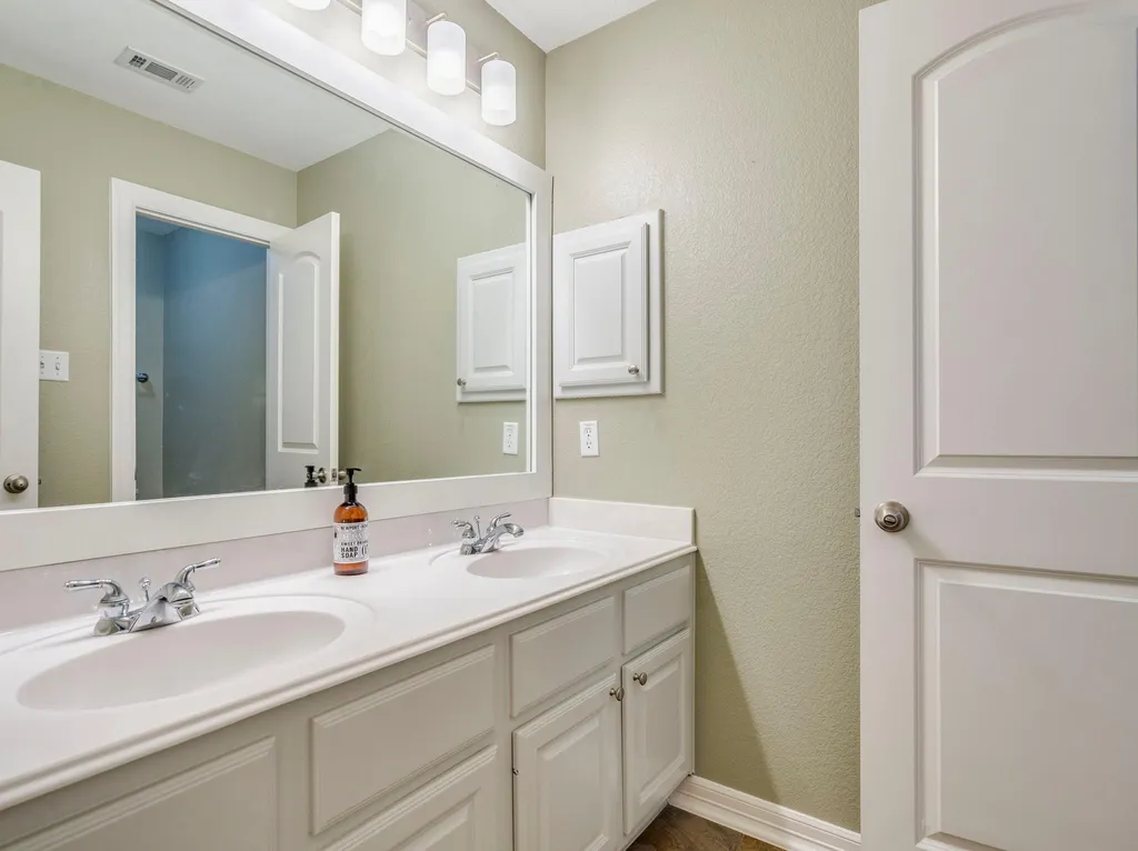 321 Calistoga Court Austin TX 78732