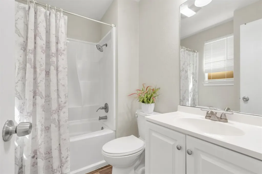 2128/2130 Redwing Way Round Rock TX 78664